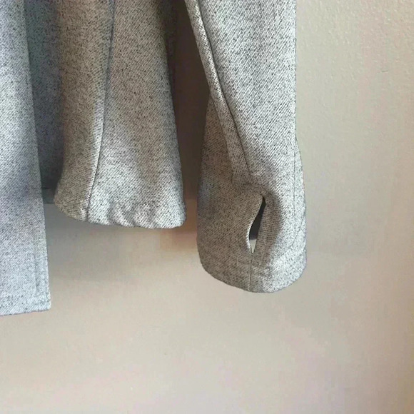 SHAPE Activewear Athletic Long Sleeve Sweatshirt Top Gray Size Large - Picture 7 of 7